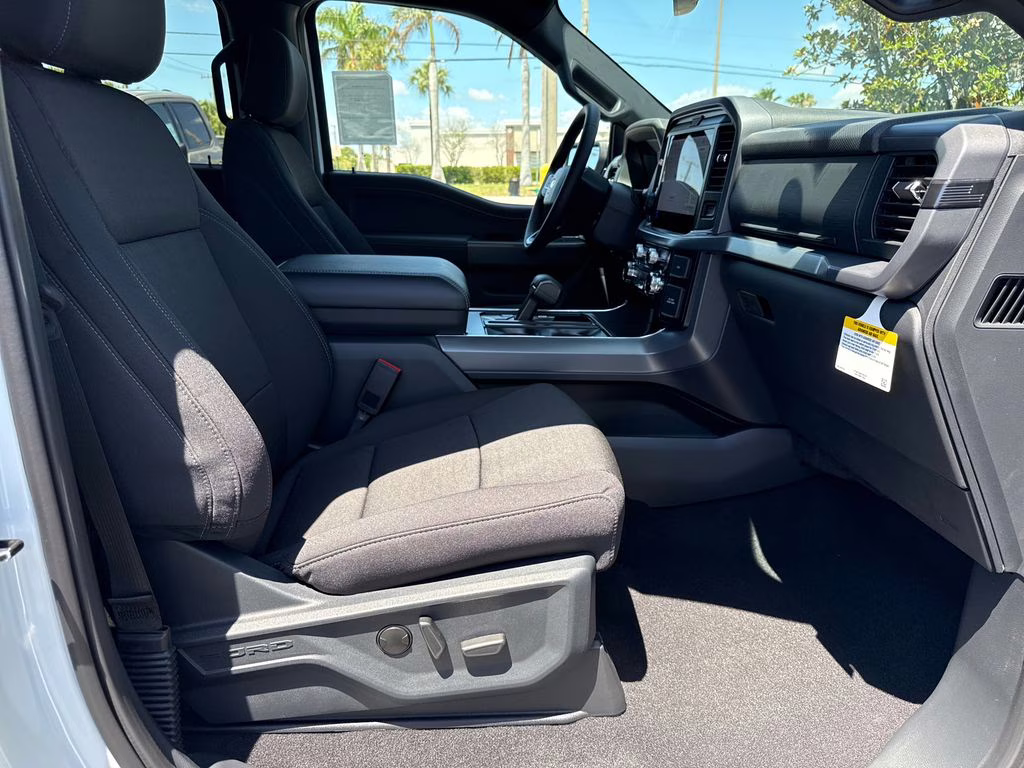 2026 Oxford White Ford F-150 XLT 4X4 Truck