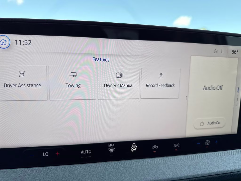 2026 Oxford White Ford Maverick XLT FWD Truck