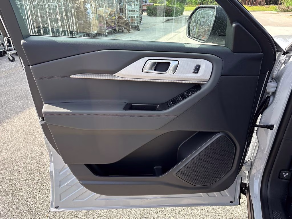 2026 Space White Metallic Ford Explorer Active RWD SUV