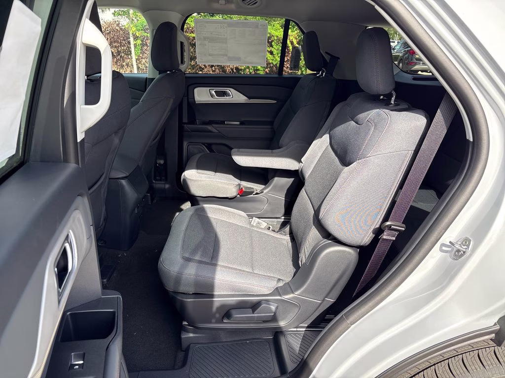 2026 Space White Metallic Ford Explorer Active RWD SUV