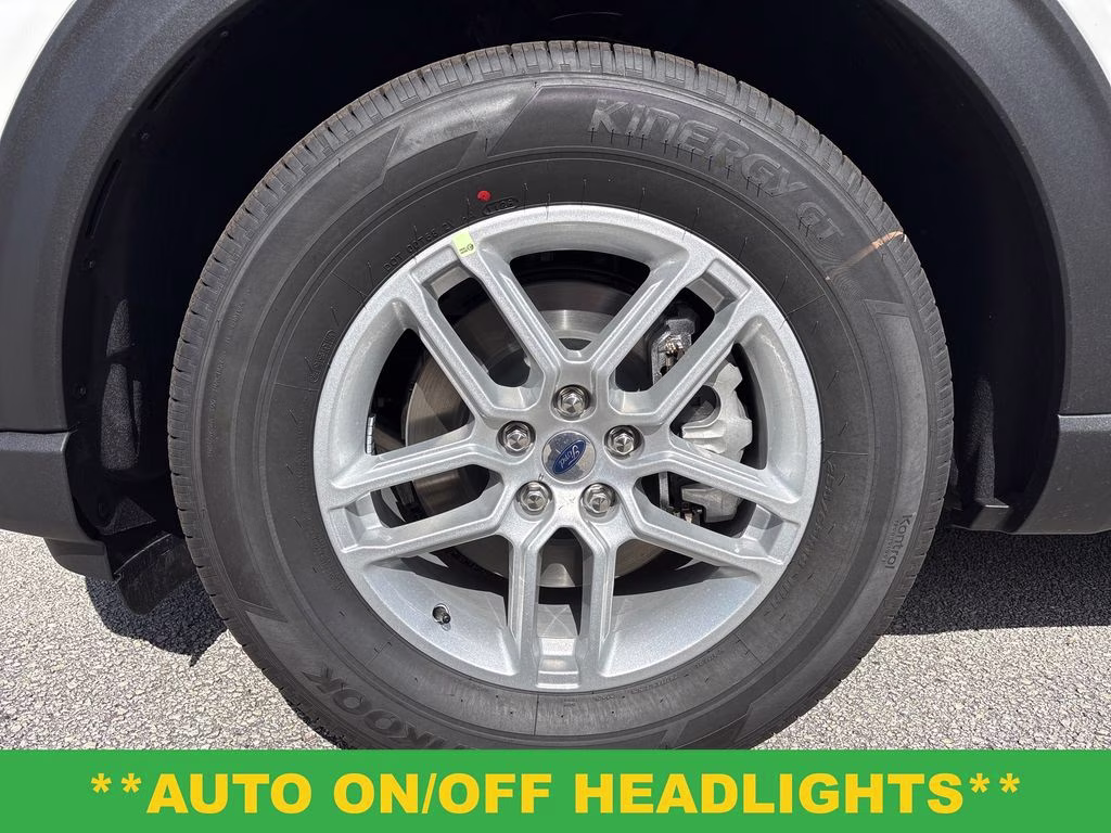 2026 Star White Metallic Tri-Coat Ford Explorer Active RWD SUV