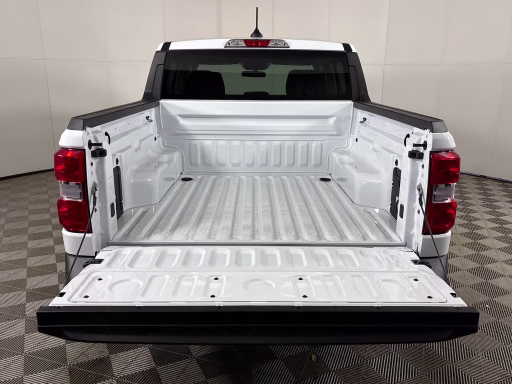 2026 Oxford White Ford Maverick XLT FWD Truck