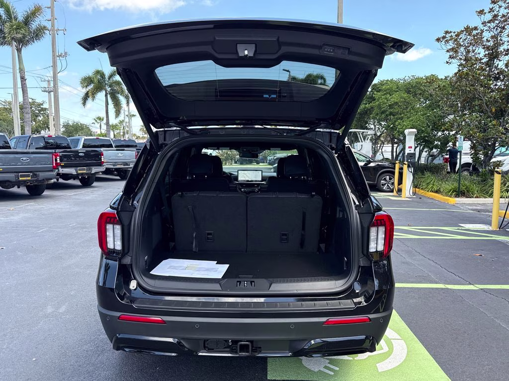 2026 Agate Black Metallic Ford Explorer ST-Line RWD SUV