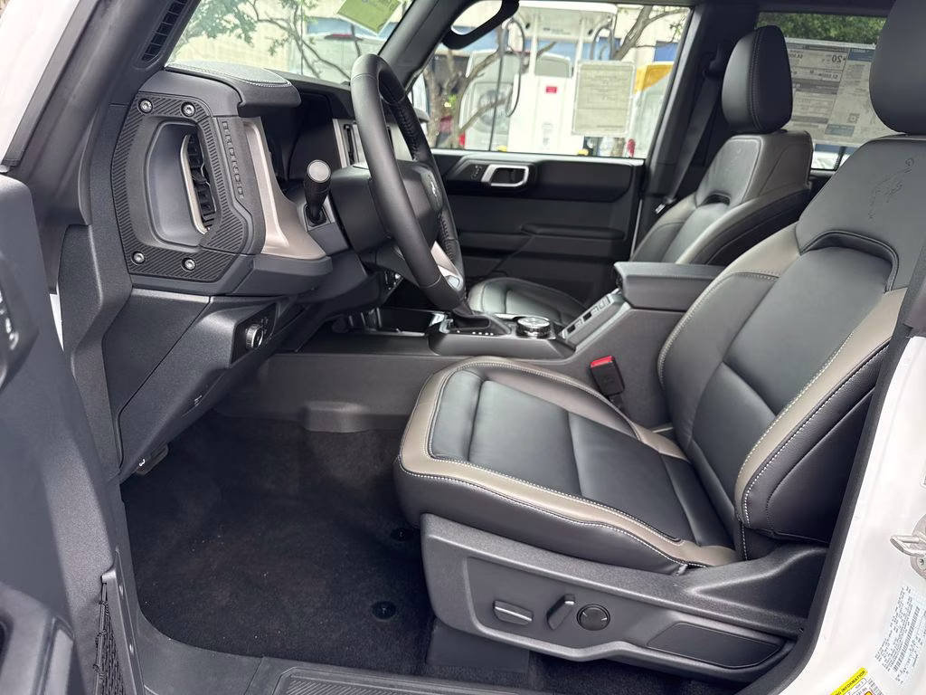2026 Oxford White Ford Bronco Outer Banks 4X4 SUV