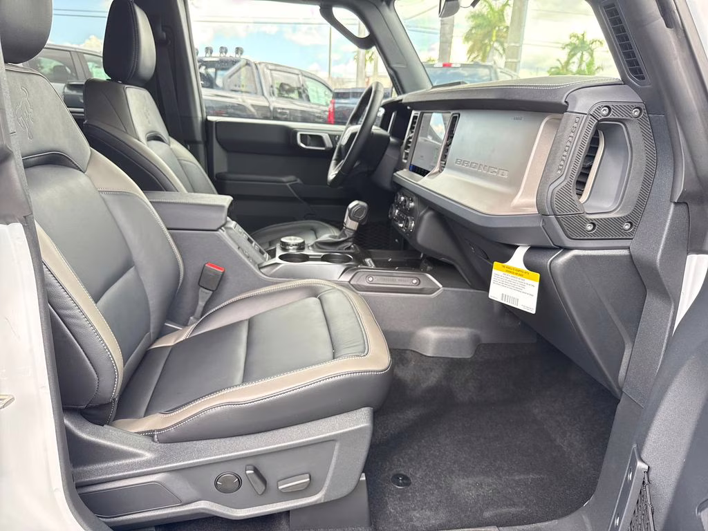 2026 Oxford White Ford Bronco Outer Banks 4X4 SUV