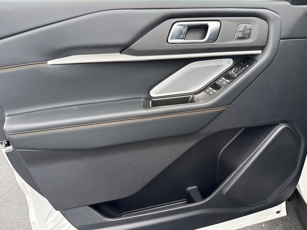 2026 Star White Metallic Tri-Coat Ford Explorer Tremor 4X4 SUV
