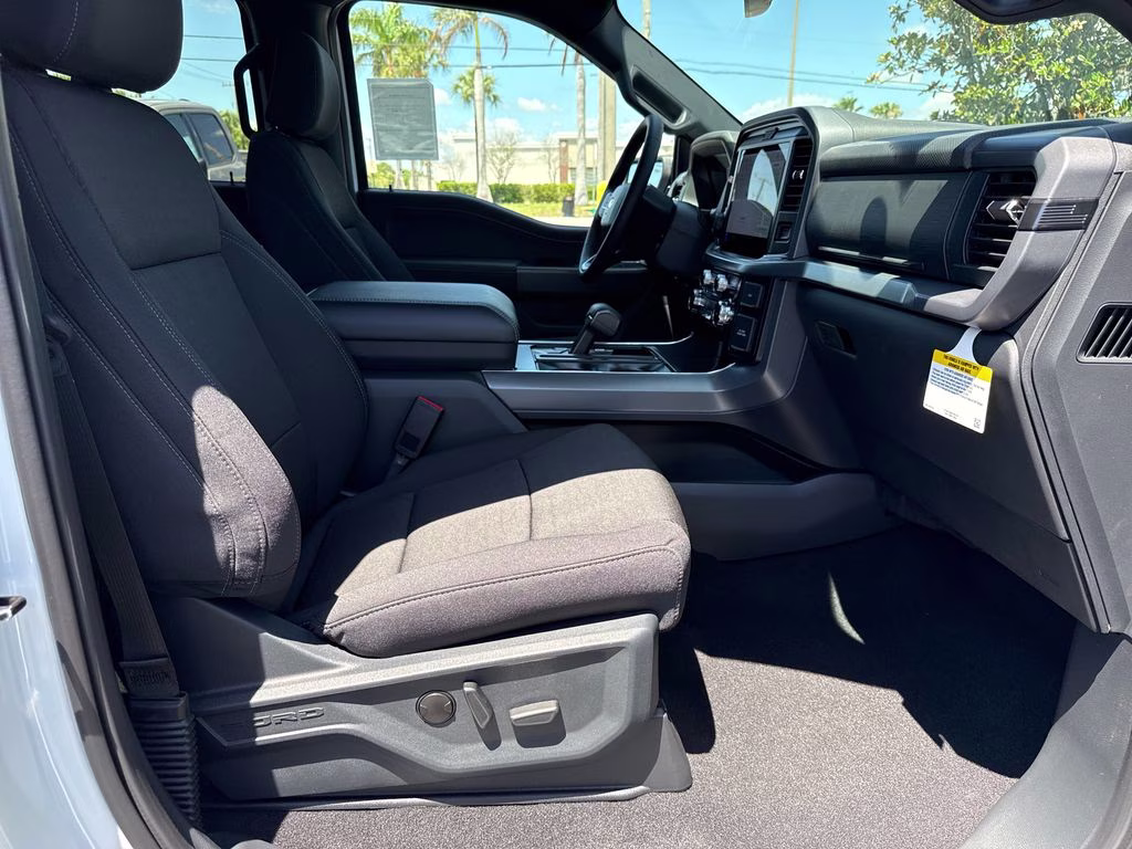 2026 Oxford White Ford F-150 XLT 4X4 Truck