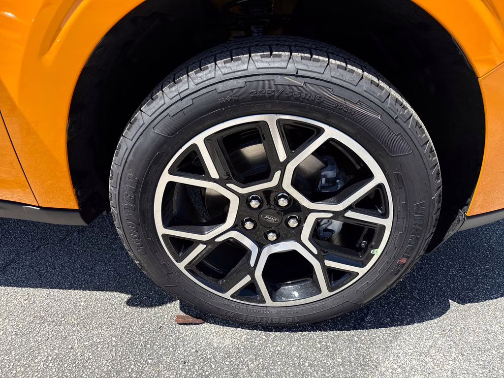 2026 Orange Fury Metallic TC Ford Maverick Lariat AWD Truck