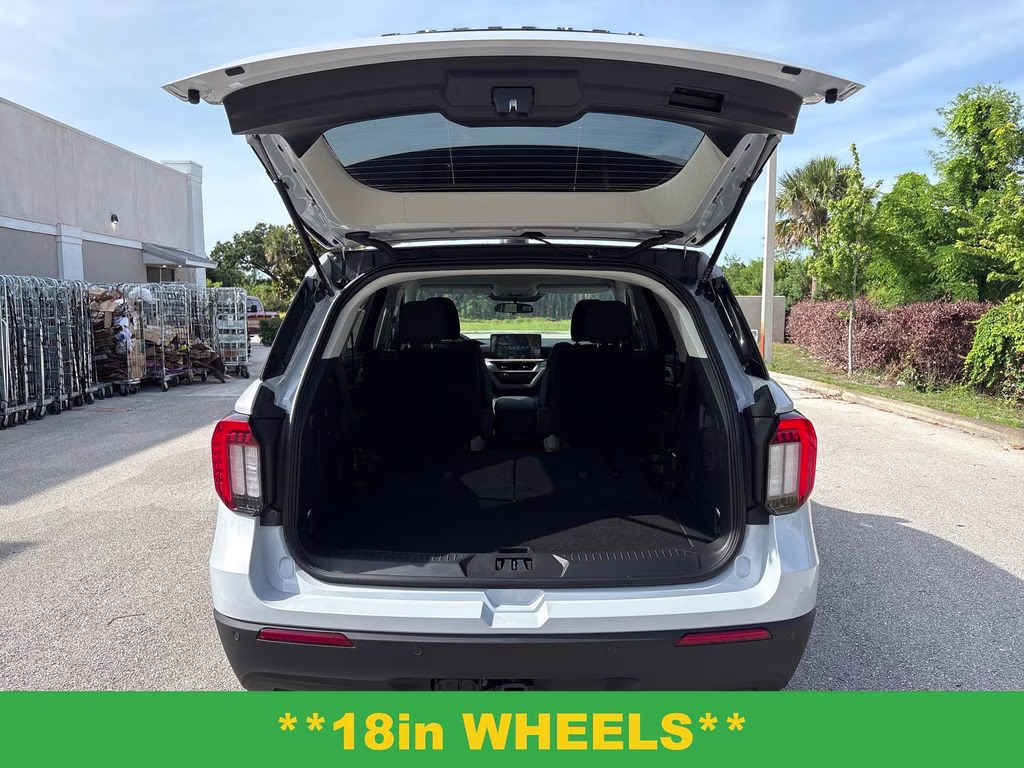 2026 Space White Metallic Ford Explorer Active RWD SUV
