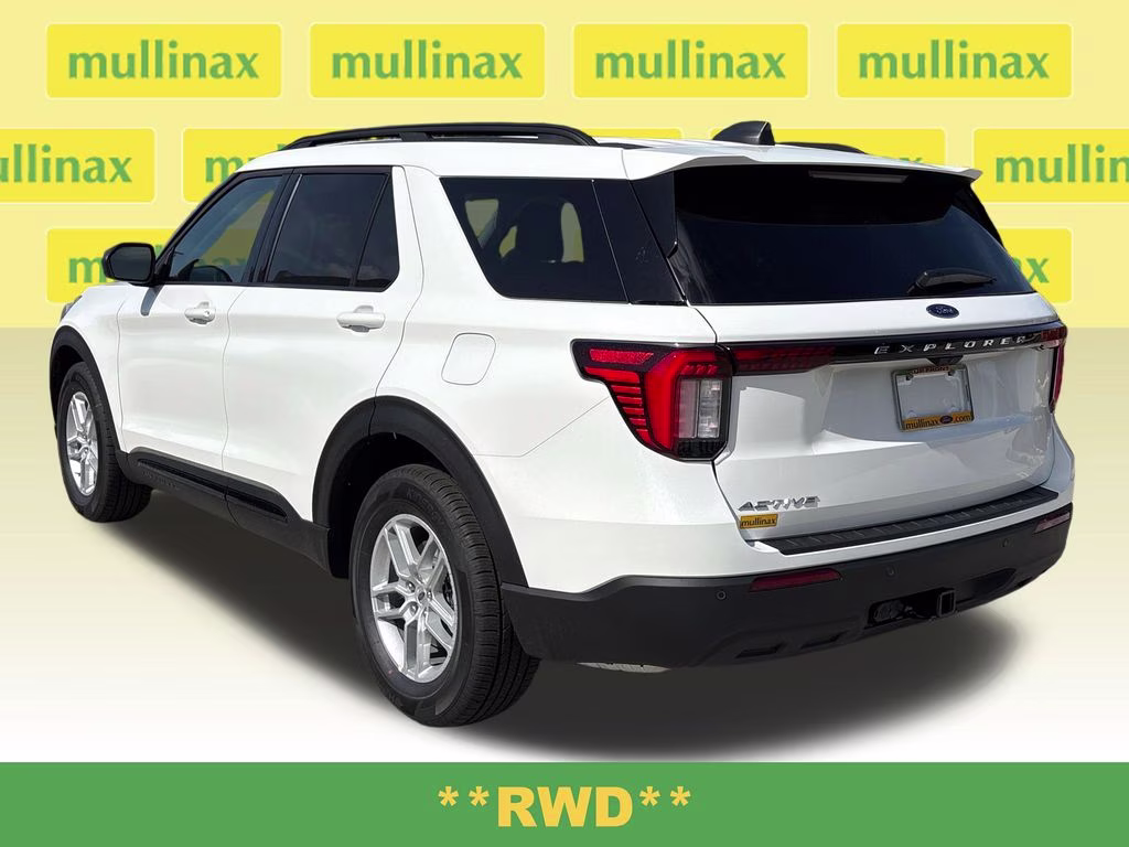2026 Star White Metallic Tri-Coat Ford Explorer Active RWD SUV