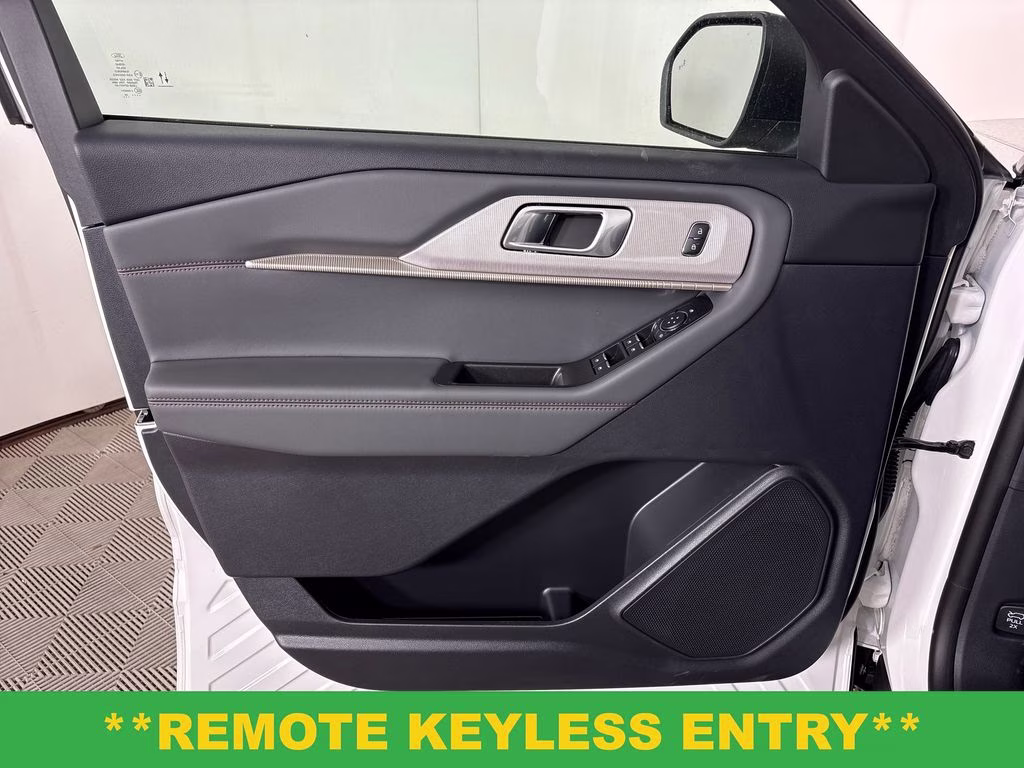 2026 Star White Metallic Tri-Coat Ford Explorer Active RWD SUV