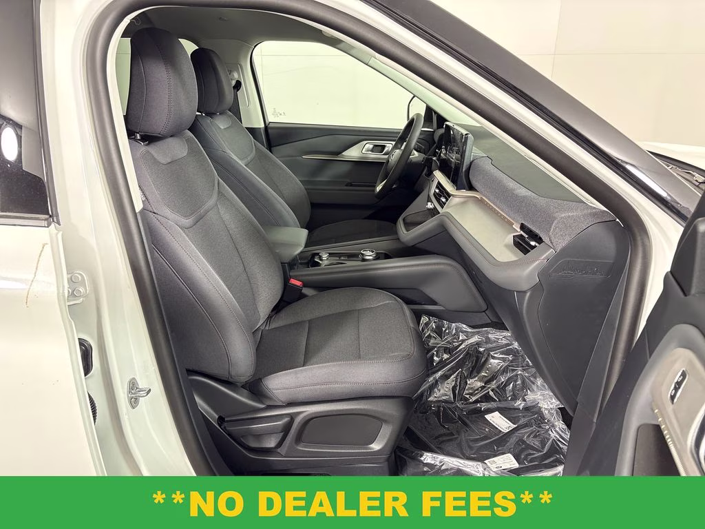 2026 Star White Metallic Tri-Coat Ford Explorer Active RWD SUV