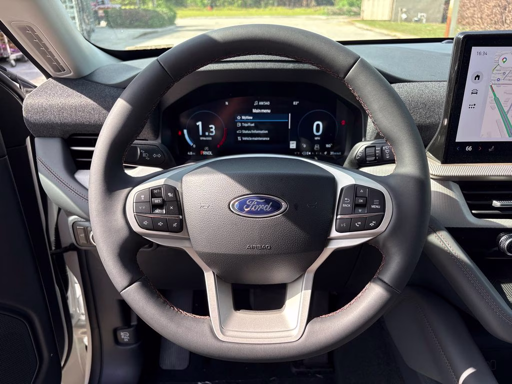 2026 Star White Metallic Tri-Coat Ford Explorer Active RWD SUV
