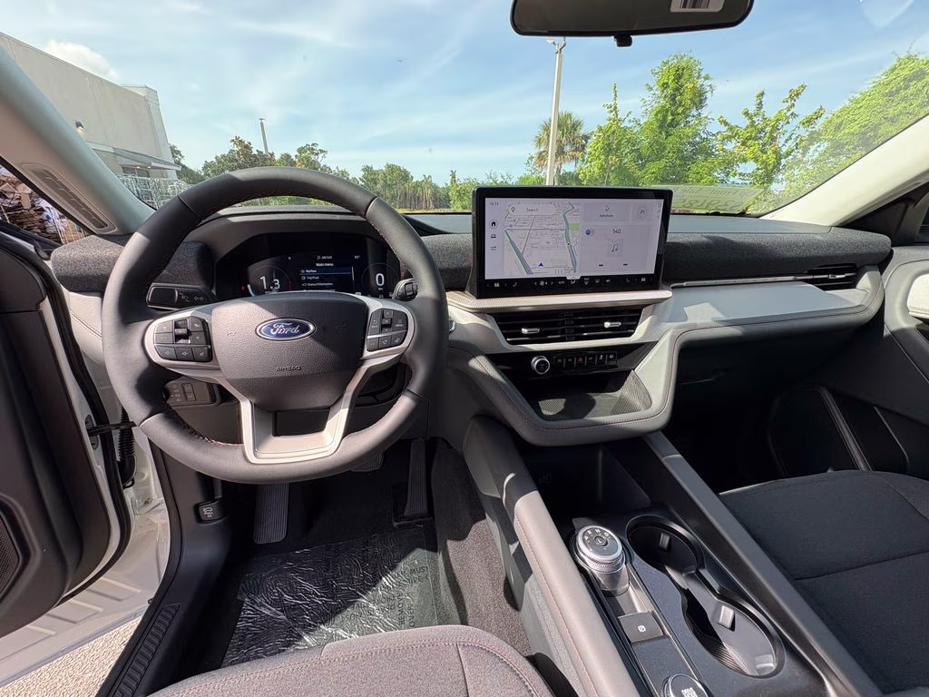 2026 Star White Metallic Tri-Coat Ford Explorer Active RWD SUV