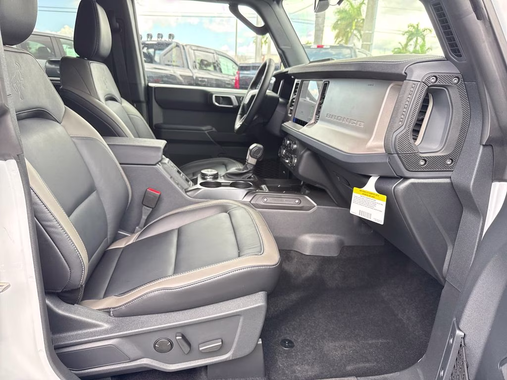 2026 Oxford White Ford Bronco Outer Banks 4X4 SUV