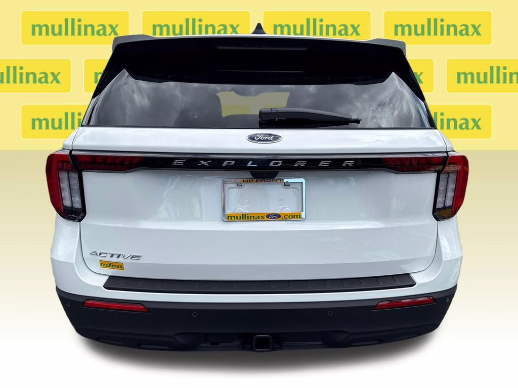 2026 Star White Metallic Tri-Coat Ford Explorer Active RWD SUV
