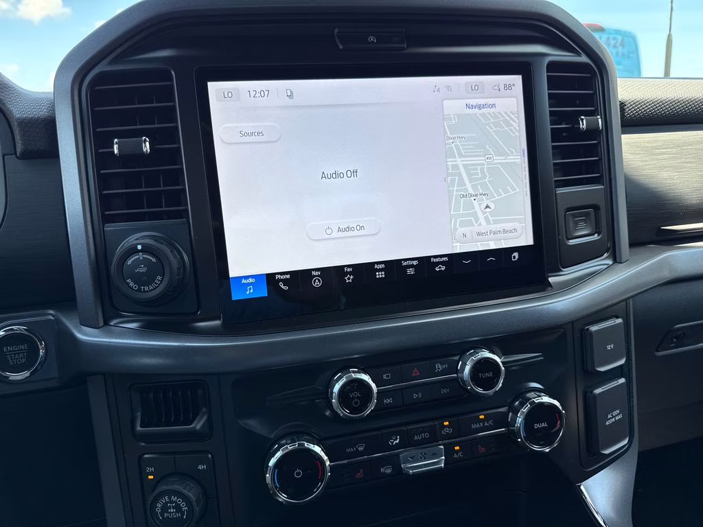 2026 Oxford White Ford F-150 XLT 4X4 Truck