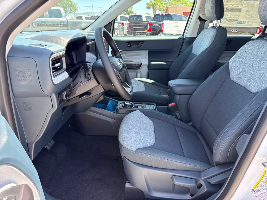 2026 Oxford White Ford Maverick XLT FWD Truck