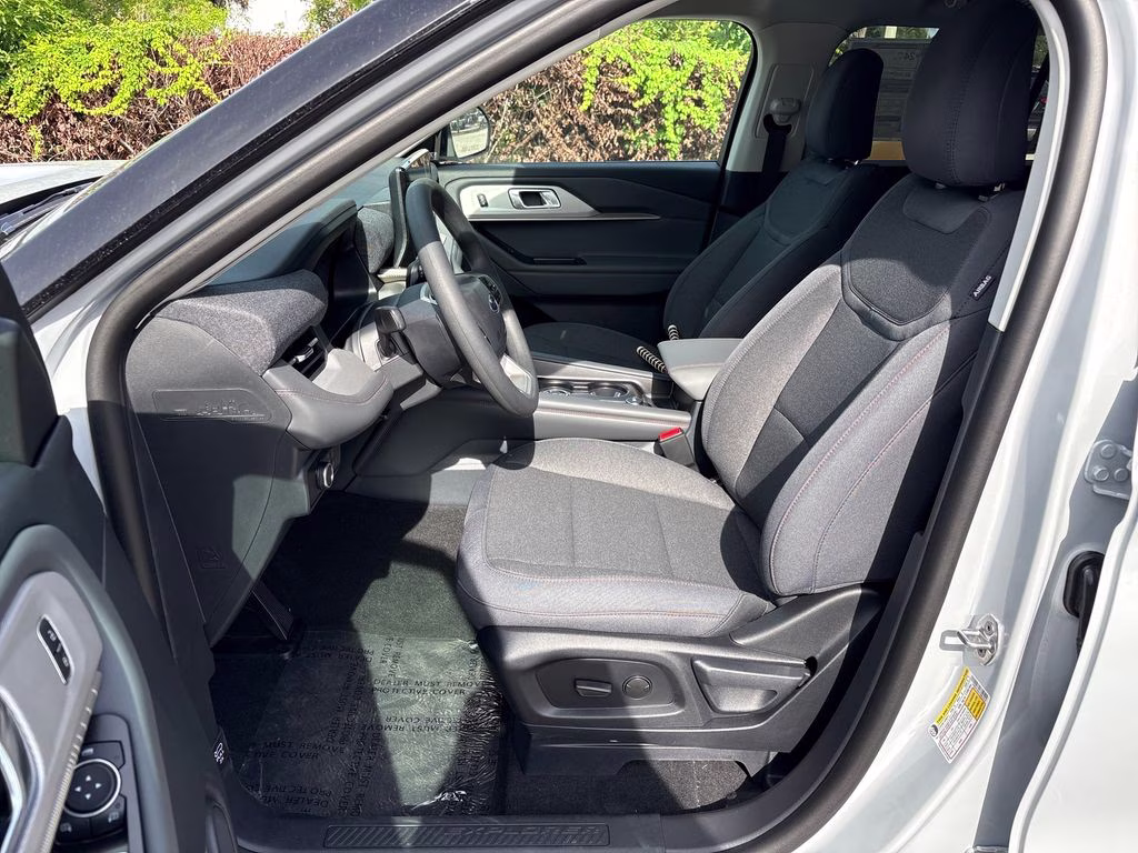 2026 Space White Metallic Ford Explorer Active RWD SUV