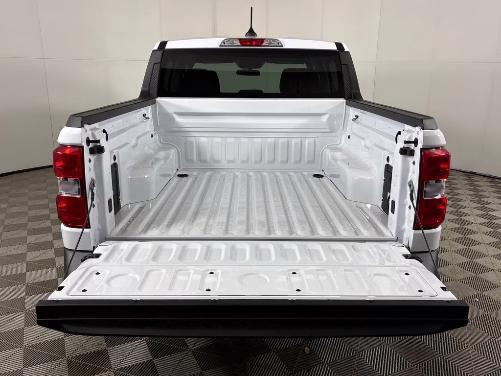 2026 Oxford White Ford Maverick XLT FWD Truck
