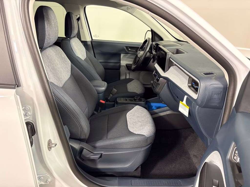 2026 Oxford White Ford Maverick XLT FWD Truck