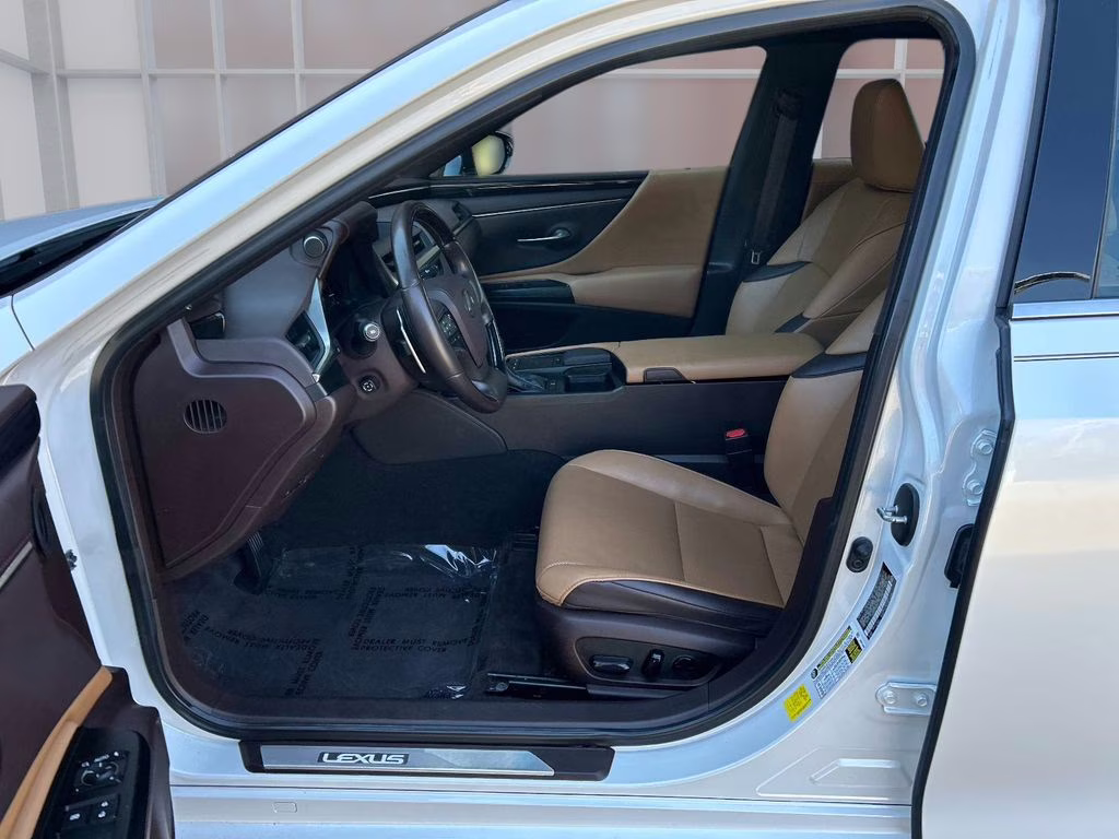 2020 White Pearl Lexus ES 350 FWD Sedan