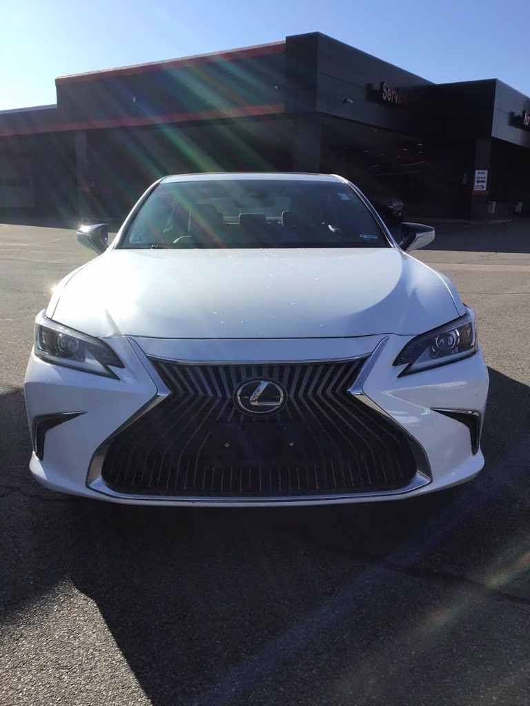2020 White Pearl Lexus ES 350 FWD Sedan