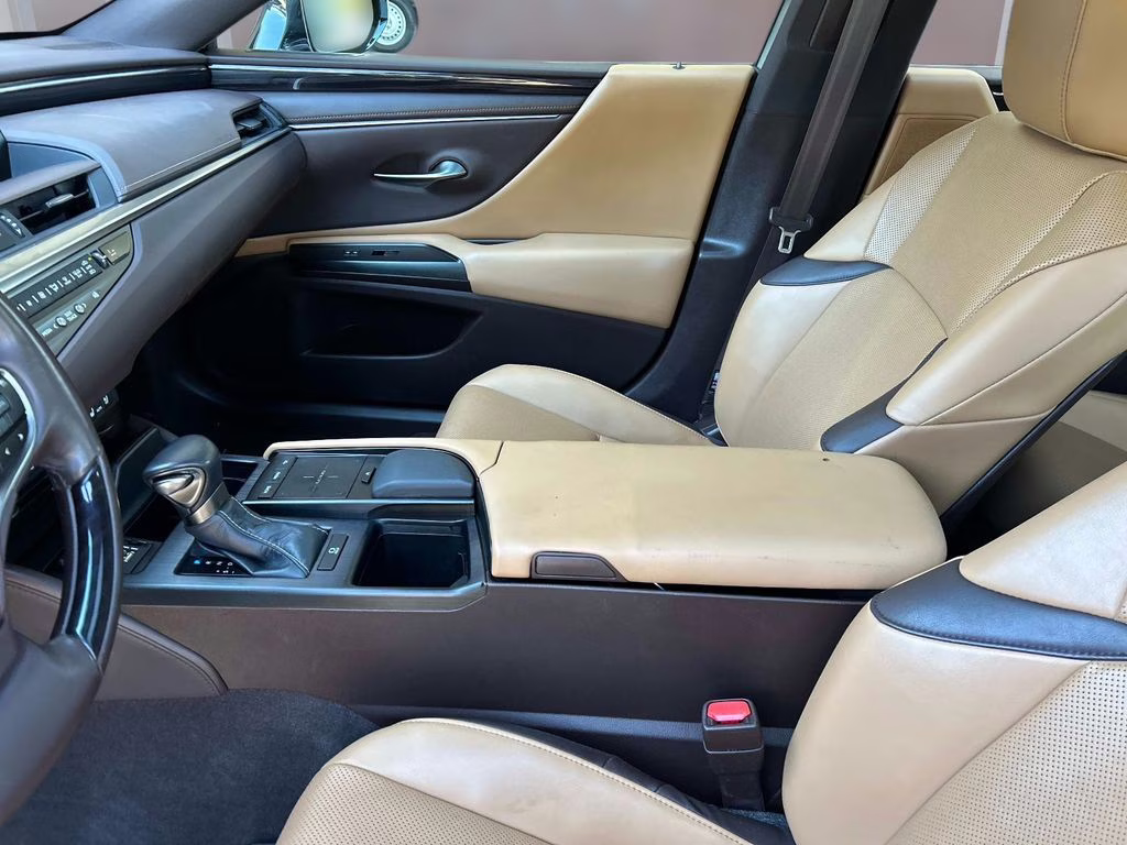 2020 White Pearl Lexus ES 350 FWD Sedan