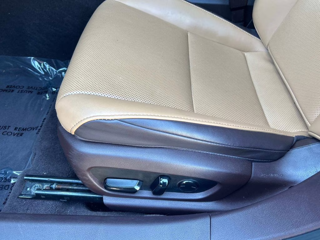 2020 White Pearl Lexus ES 350 FWD Sedan
