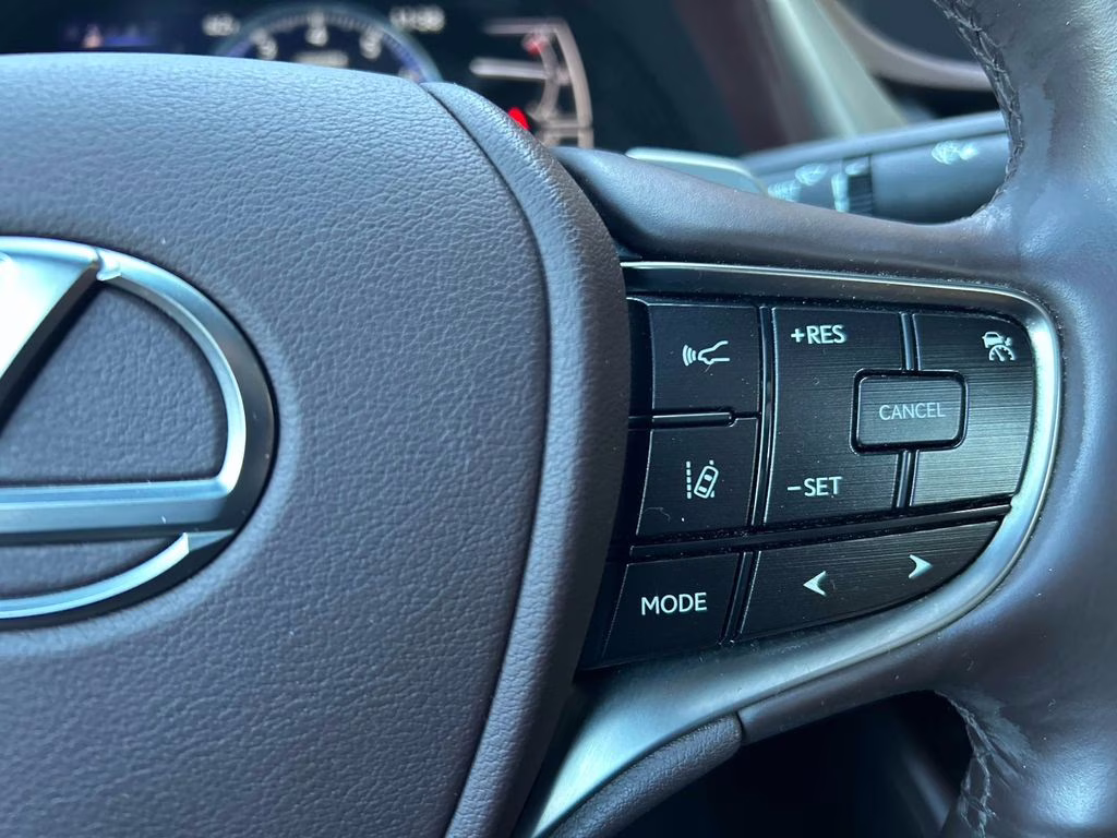 2020 White Pearl Lexus ES 350 FWD Sedan