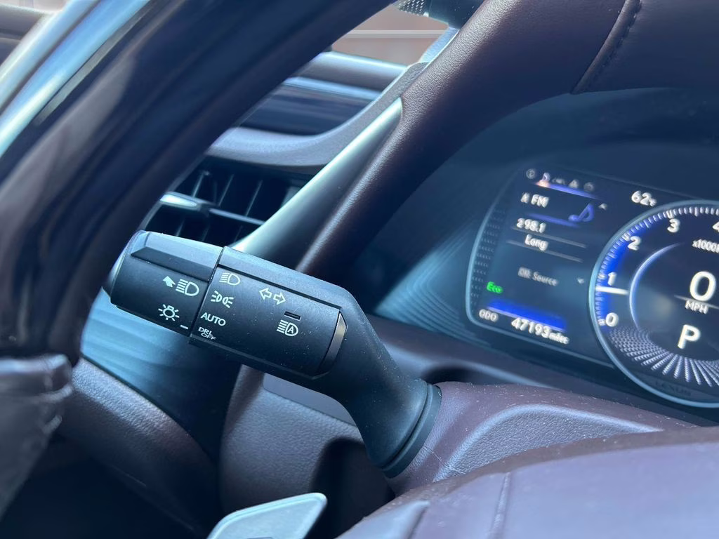 2020 White Pearl Lexus ES 350 FWD Sedan
