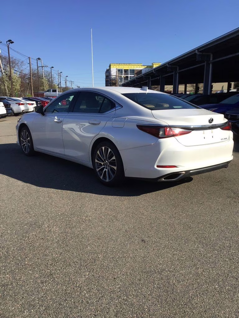 2020 White Pearl Lexus ES 350 FWD Sedan