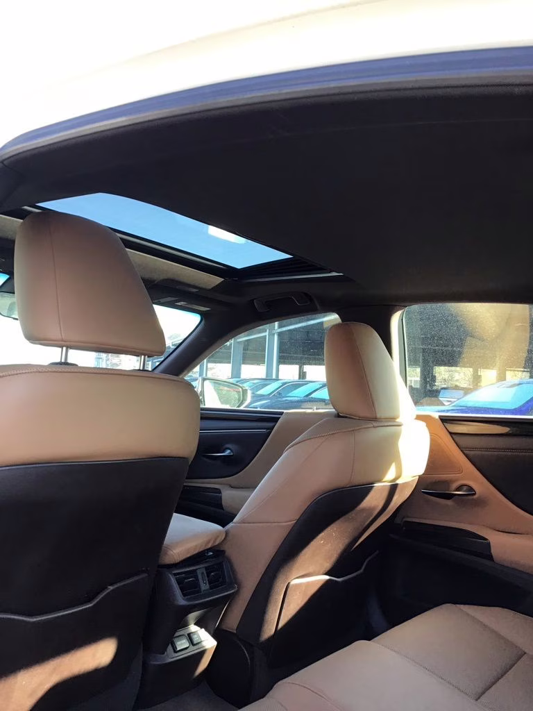 2020 White Pearl Lexus ES 350 FWD Sedan