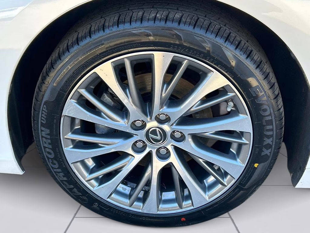 2020 White Pearl Lexus ES 350 FWD Sedan
