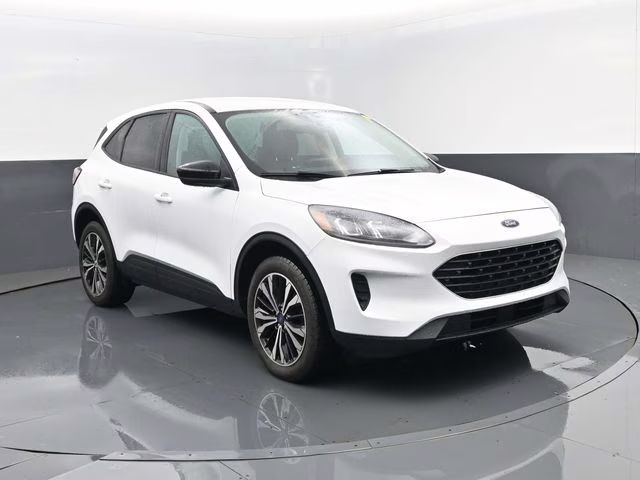 2022 Oxford White Ford Escape SE AWD SUV