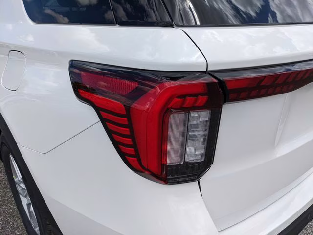 2026 Star White Metallic Tri-Coat Ford Explorer Active RWD SUV