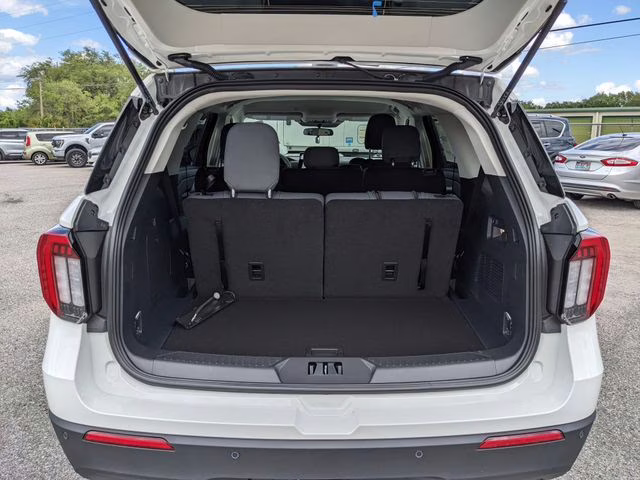 2026 Star White Metallic Tri-Coat Ford Explorer Active RWD SUV
