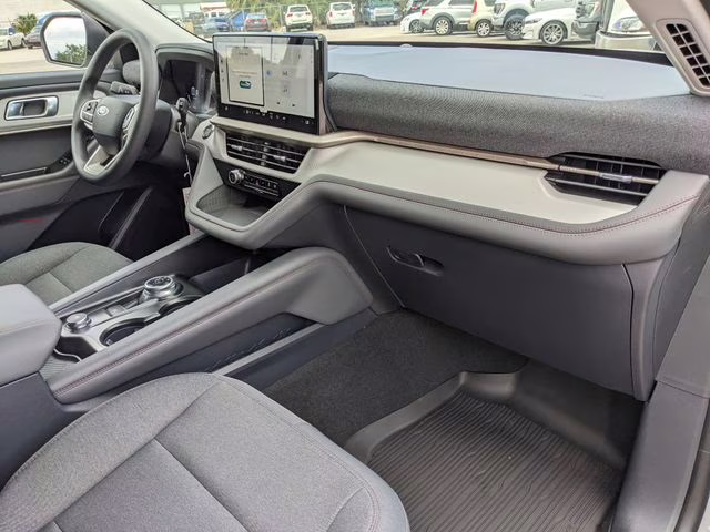 2026 Star White Metallic Tri-Coat Ford Explorer Active RWD SUV