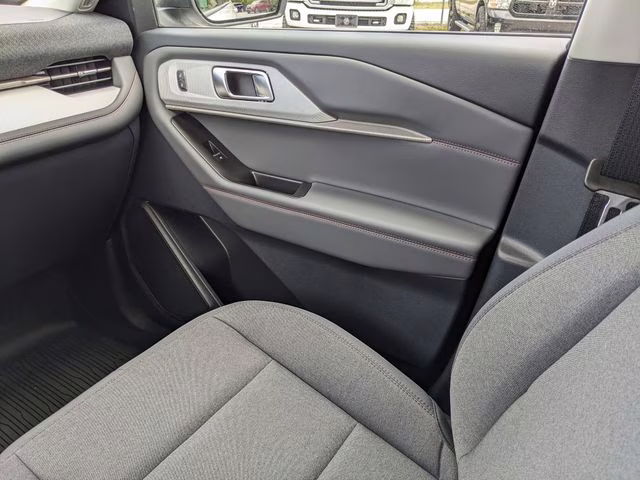2026 Star White Metallic Tri-Coat Ford Explorer Active RWD SUV