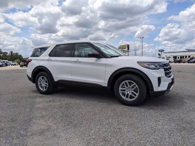 2026 Star White Metallic Tri-Coat Ford Explorer Active RWD SUV