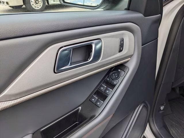2026 Star White Metallic Tri-Coat Ford Explorer Active RWD SUV