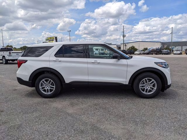 2026 Star White Metallic Tri-Coat Ford Explorer Active RWD SUV