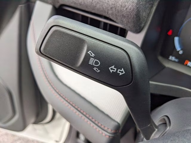 2026 Star White Metallic Tri-Coat Ford Explorer Active RWD SUV