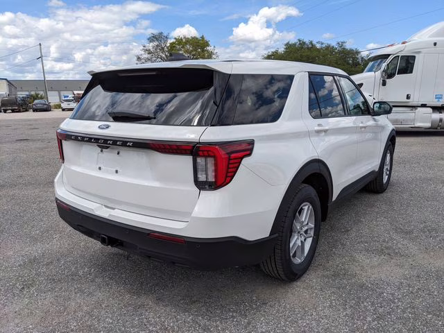 2026 Star White Metallic Tri-Coat Ford Explorer Active RWD SUV