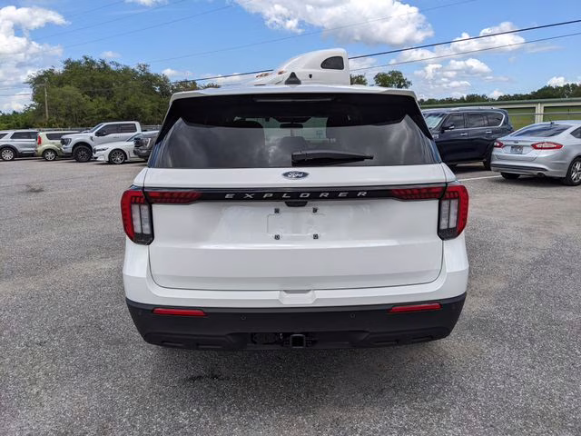2026 Star White Metallic Tri-Coat Ford Explorer Active RWD SUV