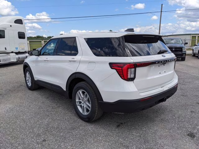 2026 Star White Metallic Tri-Coat Ford Explorer Active RWD SUV