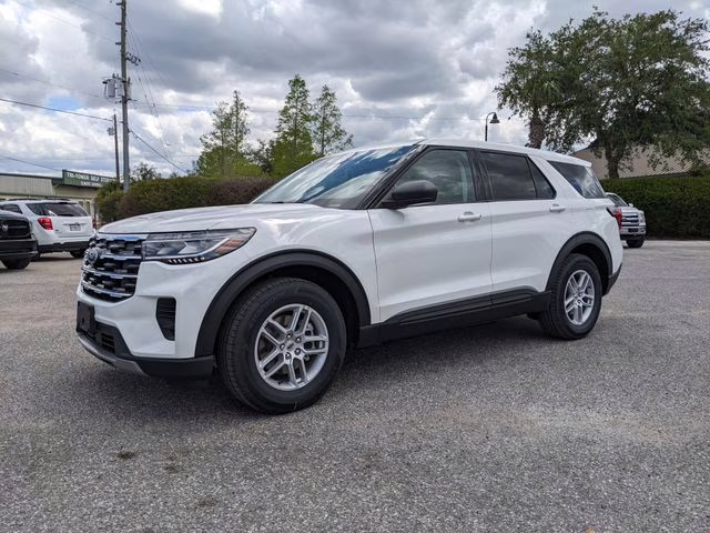 2026 Star White Metallic Tri-Coat Ford Explorer Active RWD SUV