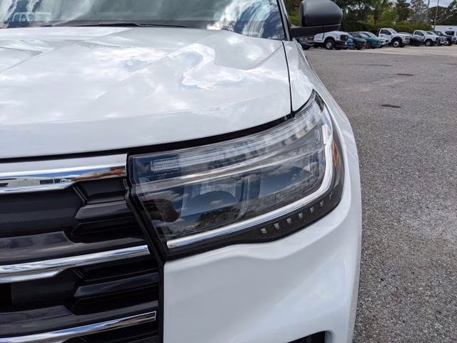 2026 Star White Metallic Tri-Coat Ford Explorer Active RWD SUV