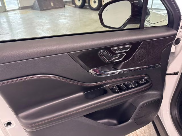 2023 White Lincoln Corsair Reserve AWD SUV