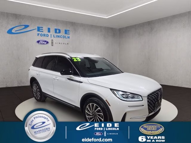 2023 Pristine White Metallic Tri-Coat Lincoln Corsair Reserve AWD SUV